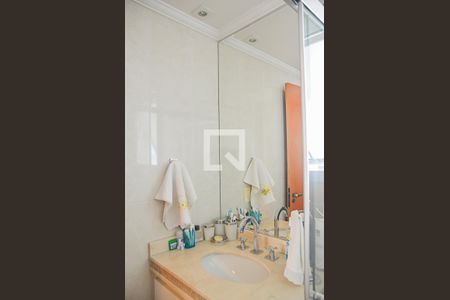 Apartamento à venda com 203m², 4 quartos e 4 vagas Apartamento à venda com 203m², 4 quartos e 4 vagasBanheiro da Suíte