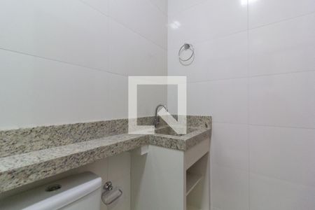 Casa à venda com 100m², 2 quartos e 2 vagasBanheiro da Suíte 1