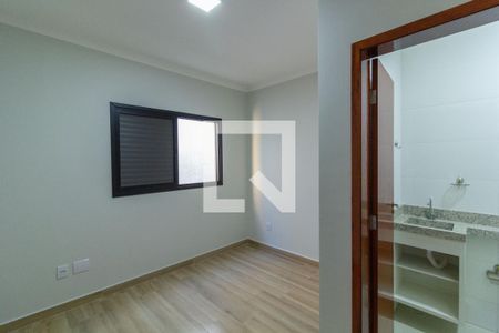 Casa à venda com 100m², 2 quartos e 2 vagasSuíte 2