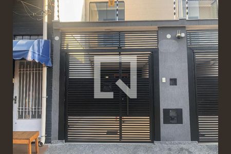 Casa à venda com 100m², 2 quartos e 2 vagasFachada