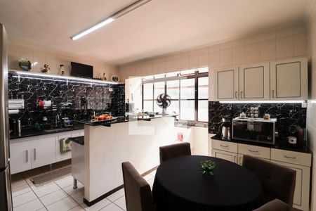 Casa para alugar com 400m², 3 quartos e 2 vagasCozinha e Área de Serviço