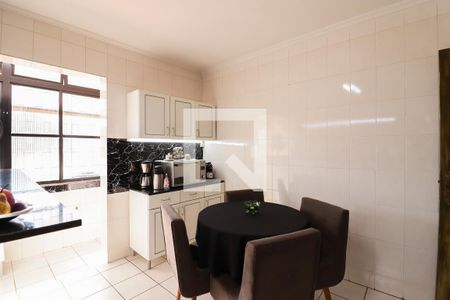Casa para alugar com 400m², 3 quartos e 2 vagasCozinha e Área de Serviço