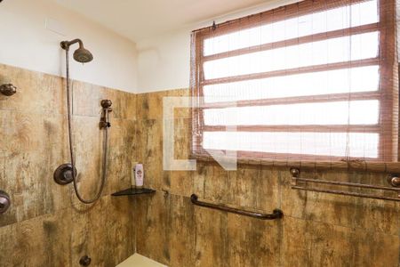 Casa para alugar com 400m², 3 quartos e 2 vagasBanheiro 2