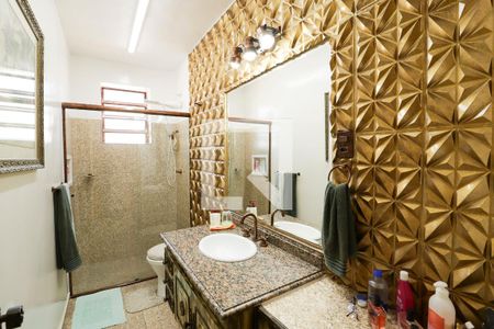 Casa para alugar com 400m², 3 quartos e 2 vagasBanheiro 1