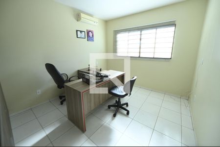 Casa para alugar com 96m², 3 quartos e 2 vagasEscritório/ Quarto