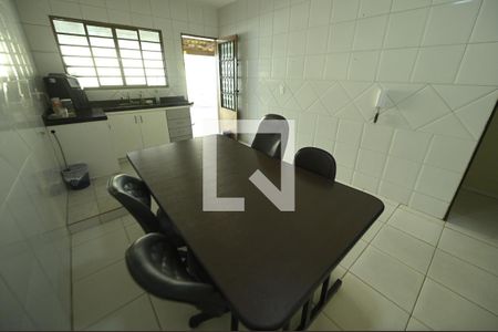 Casa para alugar com 96m², 3 quartos e 2 vagasCozinha 
