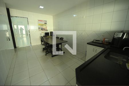 Casa para alugar com 96m², 3 quartos e 2 vagasCozinha 