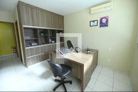 Casa para alugar com 96m², 3 quartos e 2 vagasEscritório/ Quarto