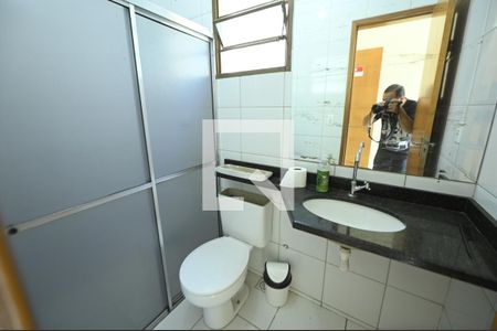 Casa para alugar com 96m², 3 quartos e 2 vagasBanheiro