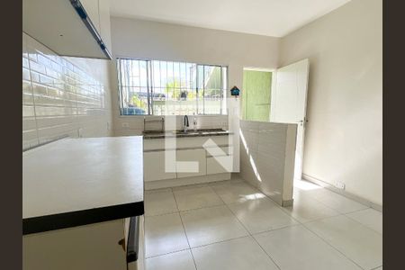 Casa para alugar com 60m², 2 quartos e 1 vagaCozinha