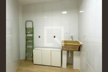 Casa para alugar com 60m², 2 quartos e 1 vagaÁrea de Serviço