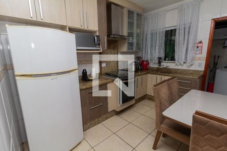 Casa à venda com 89m², 2 quartos e 2 vagasCozinha