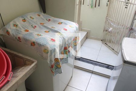 Casa à venda com 140m², 2 quartos e 1 vagaÁrea de Serviço