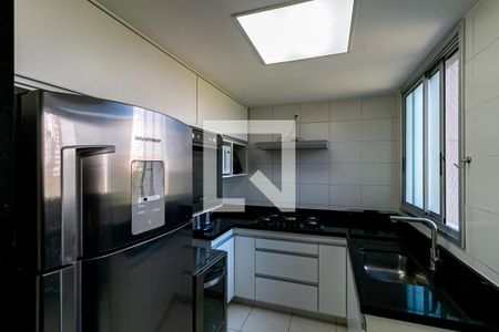 Cozinha de apartamento para alugar com 3 quartos, 90m² em Estoril, Belo Horizonte