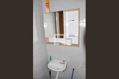 Apartamento à venda com 62m², 2 quartos e 2 vagas Apartamento à venda com 62m², 2 quartos e 2 vagasDetalhe Banheiro da Área de Serviço