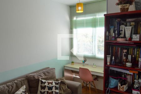 Apartamento à venda com 115m², 4 quartos e 1 vagaQuarto 2