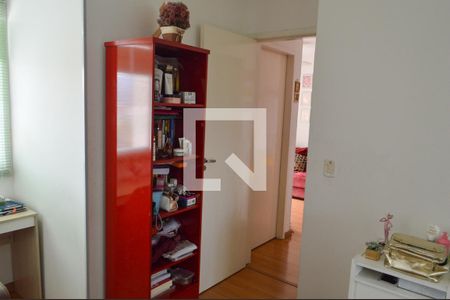 Apartamento à venda com 115m², 4 quartos e 1 vagaQuarto 2