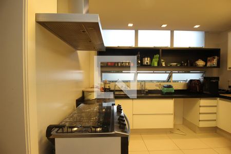 Apartamento à venda com 261m², 4 quartos e 4 vagasCozinha