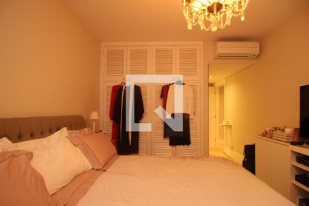 Apartamento à venda com 261m², 4 quartos e 4 vagasSuíte 2