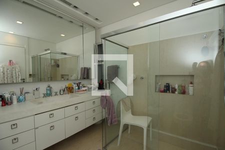 Apartamento à venda com 261m², 4 quartos e 4 vagasSuíte 1