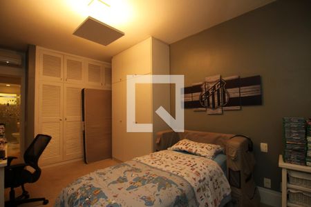 Apartamento à venda com 261m², 4 quartos e 4 vagasQuarto 