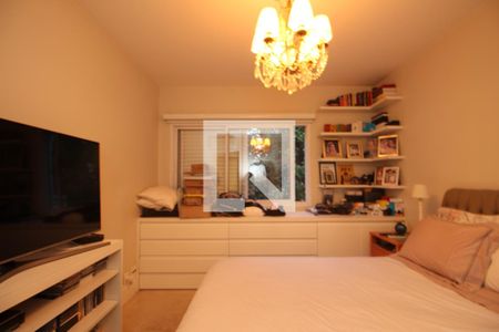 Apartamento à venda com 261m², 4 quartos e 4 vagasSuíte 2