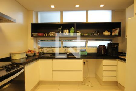 Apartamento à venda com 261m², 4 quartos e 4 vagasCozinha