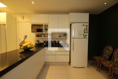 Apartamento à venda com 261m², 4 quartos e 4 vagasCozinha