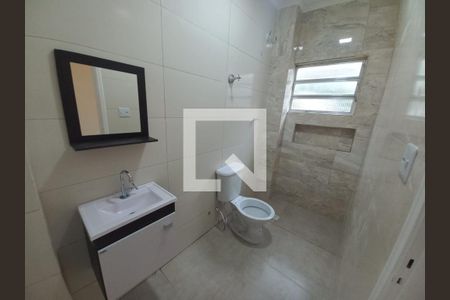 Banheiro de apartamento para alugar com 1 quarto, 42m² em Catiapoã, São Vicente