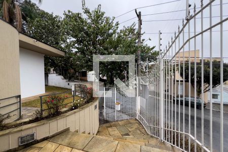 Casa para alugar com 300m², 5 quartos e 5 vagasEntrada