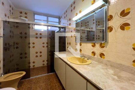 Casa para alugar com 300m², 5 quartos e 5 vagasBanheiro