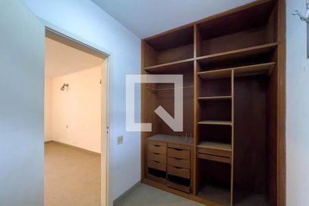 Casa para alugar com 300m², 5 quartos e 5 vagasSuíte 2