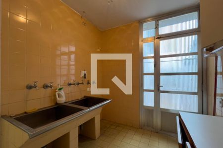 Casa para alugar com 300m², 5 quartos e 5 vagasLavanderia