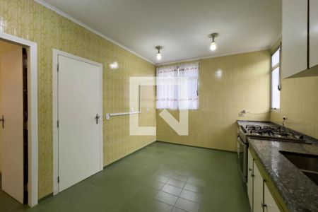 Casa para alugar com 300m², 5 quartos e 5 vagasCozinha