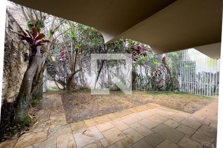 Casa para alugar com 300m², 5 quartos e 5 vagasQuintal