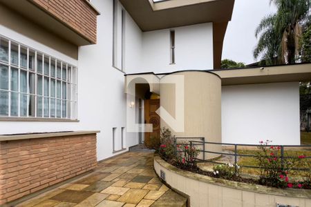 Casa para alugar com 300m², 5 quartos e 5 vagasFachada