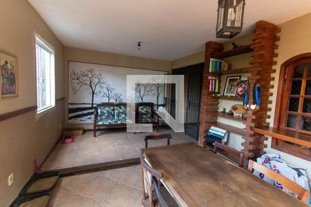 Casa à venda com 860m², 3 quartos e 3 vagas Casa à venda com 860m², 3 quartos e 3 vagasSala de Jantar