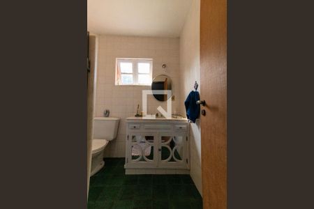 Casa à venda com 860m², 3 quartos e 3 vagas Casa à venda com 860m², 3 quartos e 3 vagasBanheiro Social