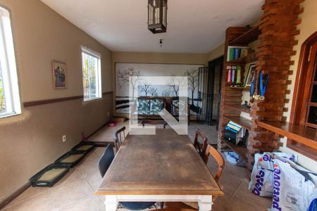 Casa à venda com 860m², 3 quartos e 3 vagas Casa à venda com 860m², 3 quartos e 3 vagasSala de Jantar