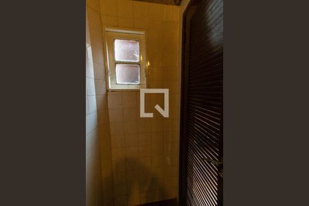 Casa à venda com 860m², 3 quartos e 3 vagas Casa à venda com 860m², 3 quartos e 3 vagasÁrea de serviço - Banheiro
