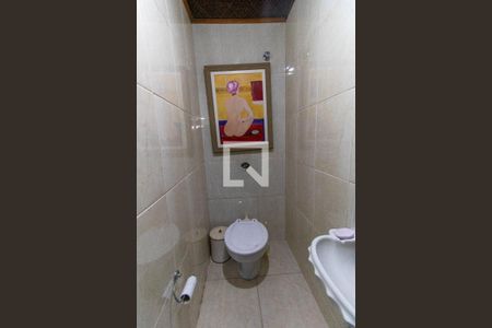 Casa à venda com 860m², 3 quartos e 3 vagas Casa à venda com 860m², 3 quartos e 3 vagasLavabo