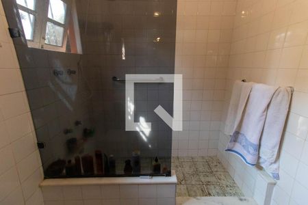 Casa à venda com 860m², 3 quartos e 3 vagas Casa à venda com 860m², 3 quartos e 3 vagasQuarto 3 - Banheiro