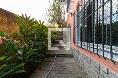 Casa à venda com 860m², 3 quartos e 3 vagas Casa à venda com 860m², 3 quartos e 3 vagasÁrea externa