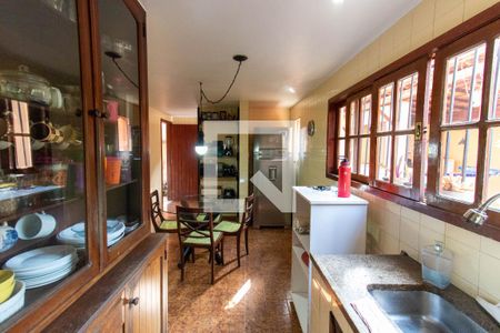 Casa à venda com 860m², 3 quartos e 3 vagas Casa à venda com 860m², 3 quartos e 3 vagasCozinha