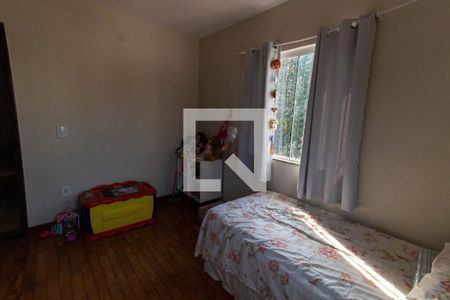 Casa à venda com 860m², 3 quartos e 3 vagas Casa à venda com 860m², 3 quartos e 3 vagasQuarto 2