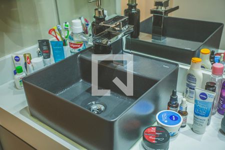 Apartamento à venda com 76m², 2 quartos e 1 vaga Apartamento à venda com 76m², 2 quartos e 1 vagaBanheiro