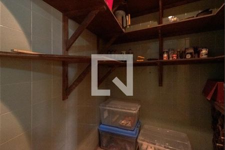 Casa à venda com 240m², 4 quartos e 2 vagasdespensa na área de serviço