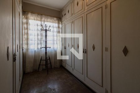 Casa à venda com 240m², 4 quartos e 2 vagascloset na suíte2