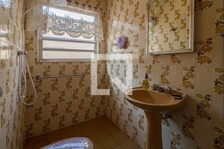 Casa à venda com 240m², 4 quartos e 2 vagasbanheiro na suíte1