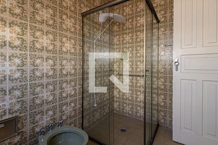 Casa à venda com 240m², 4 quartos e 2 vagasbanheiro na suíte2